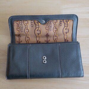 Tignanello Wallet - Womens - Leather - Grey - Like New  (428)